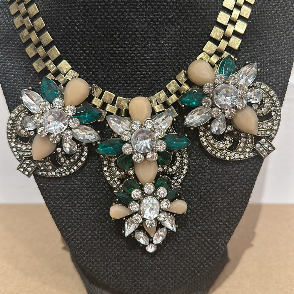 Statement Necklace Green, yellow & Crystal Gold Tone Elegant Jewelry